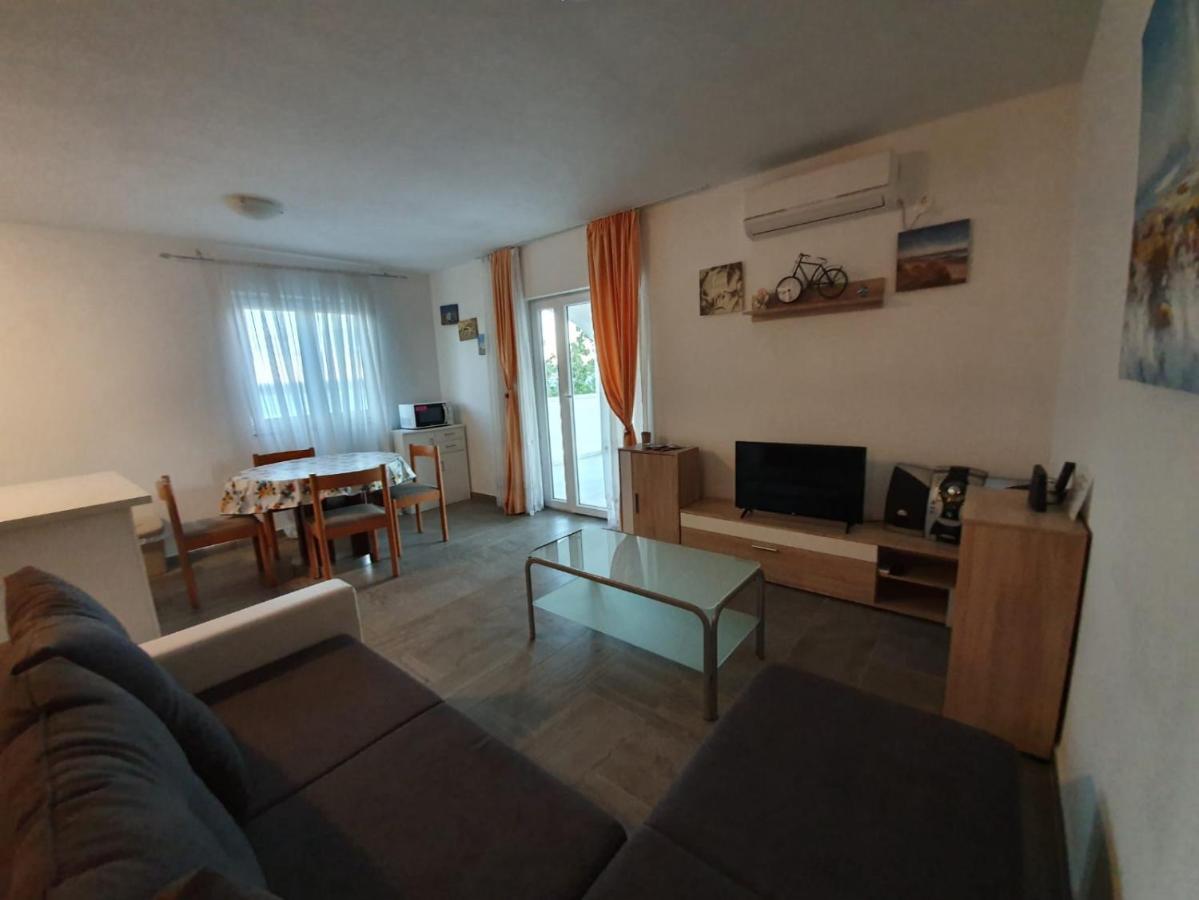 Apartmani Lucija Maslenica Exterior foto